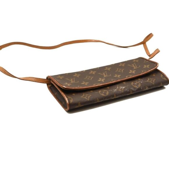 Pre-owned Louis Vuitton canvas Shoulder Bags
Monogram Pochette Twin GM - Picture 5 of 10